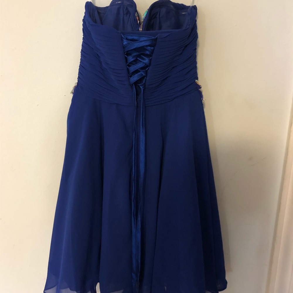 Dress - Picture 4 of 7